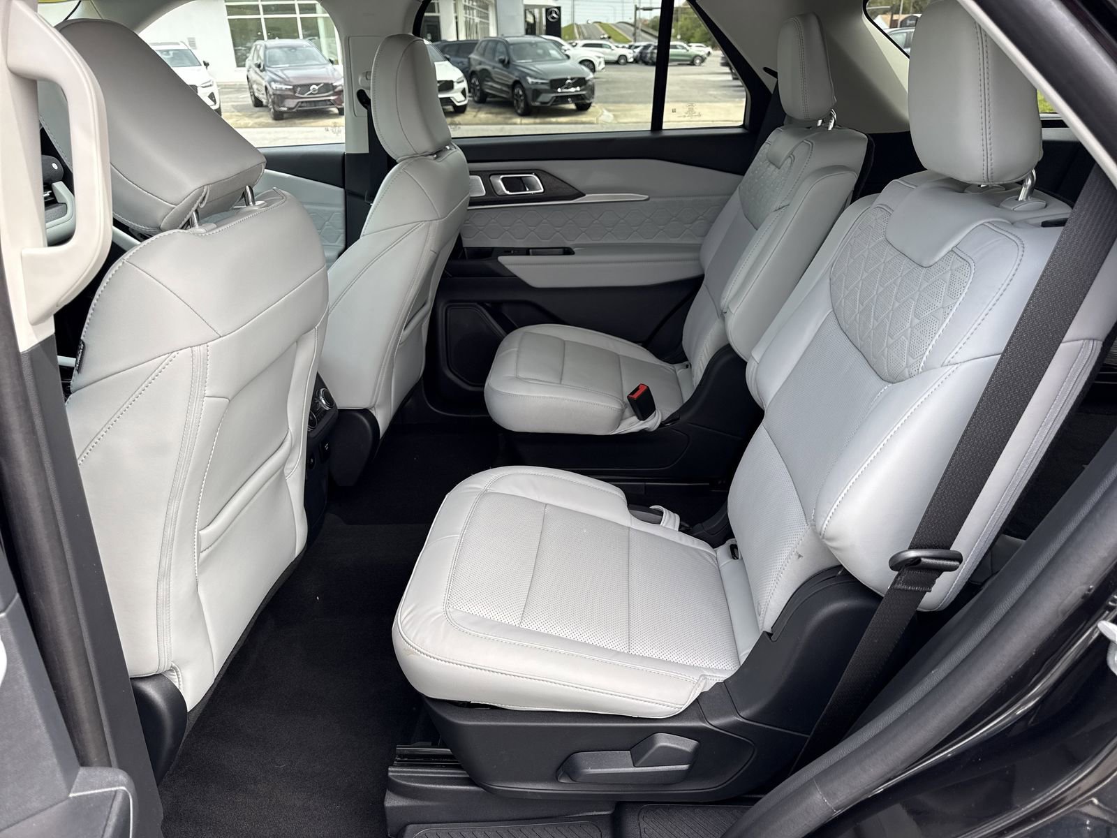 Used 2025 Ford Explorer Platinum w/ Ultimate Package RWD image 10
