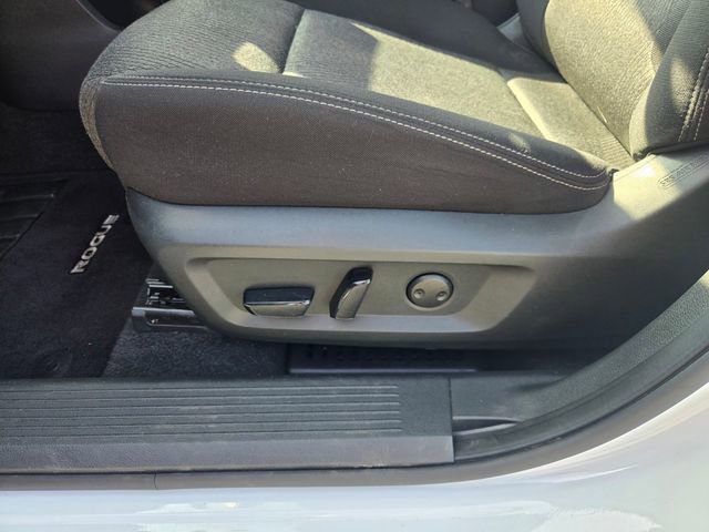 Used 2024 Nissan Rogue SV image 16