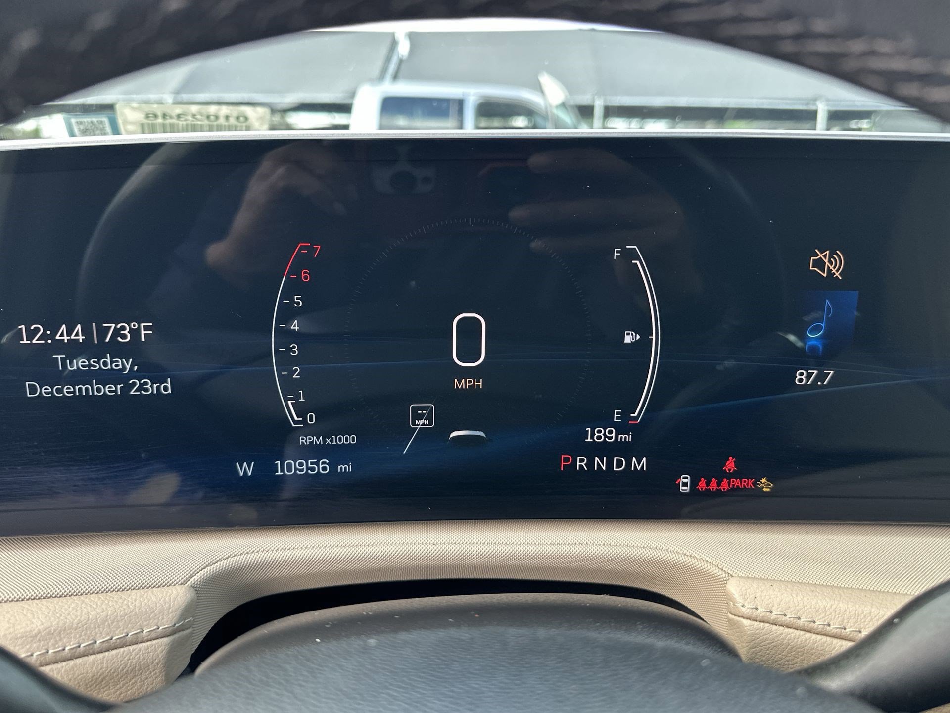 Used 2024 Cadillac XT4 Luxury w/ Cold Weather Package image 10