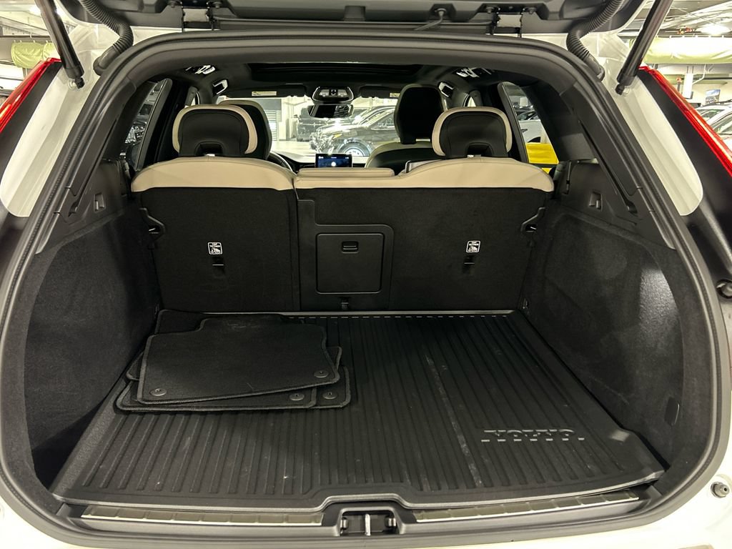 Used 2026 Volvo XC60 B5 Plus w/ Protection Package Premier AWD/4WD image 26