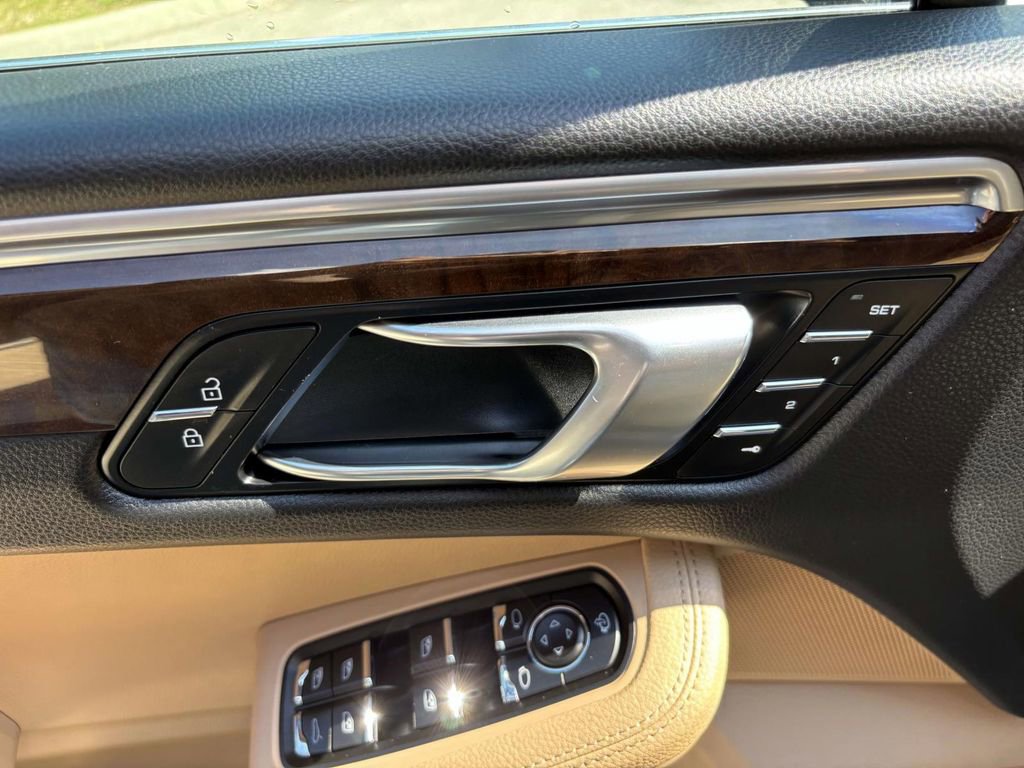 Certified 2022 Porsche Macan S image 23