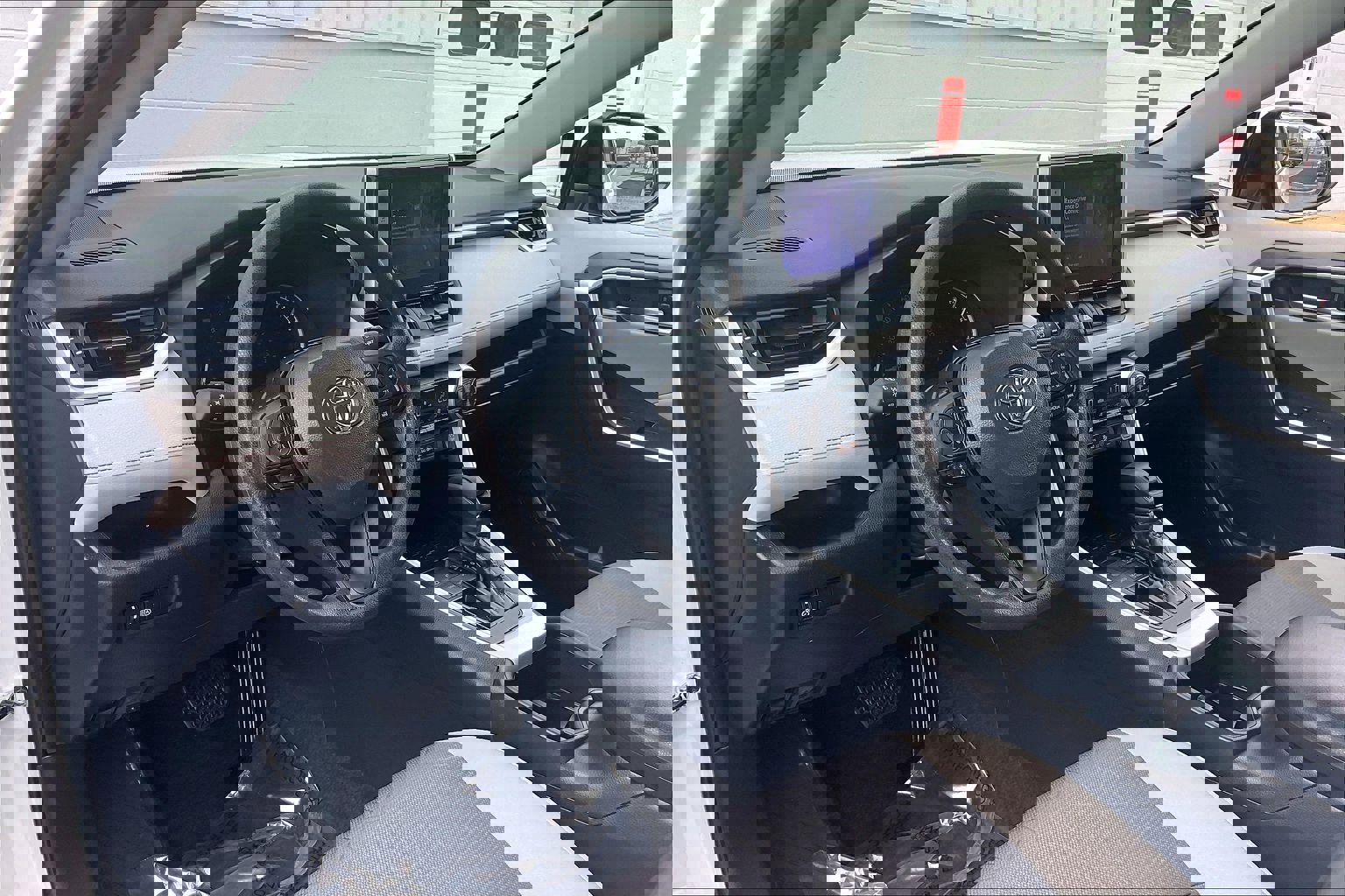 Used 2024 Toyota RAV4 XLE image 18