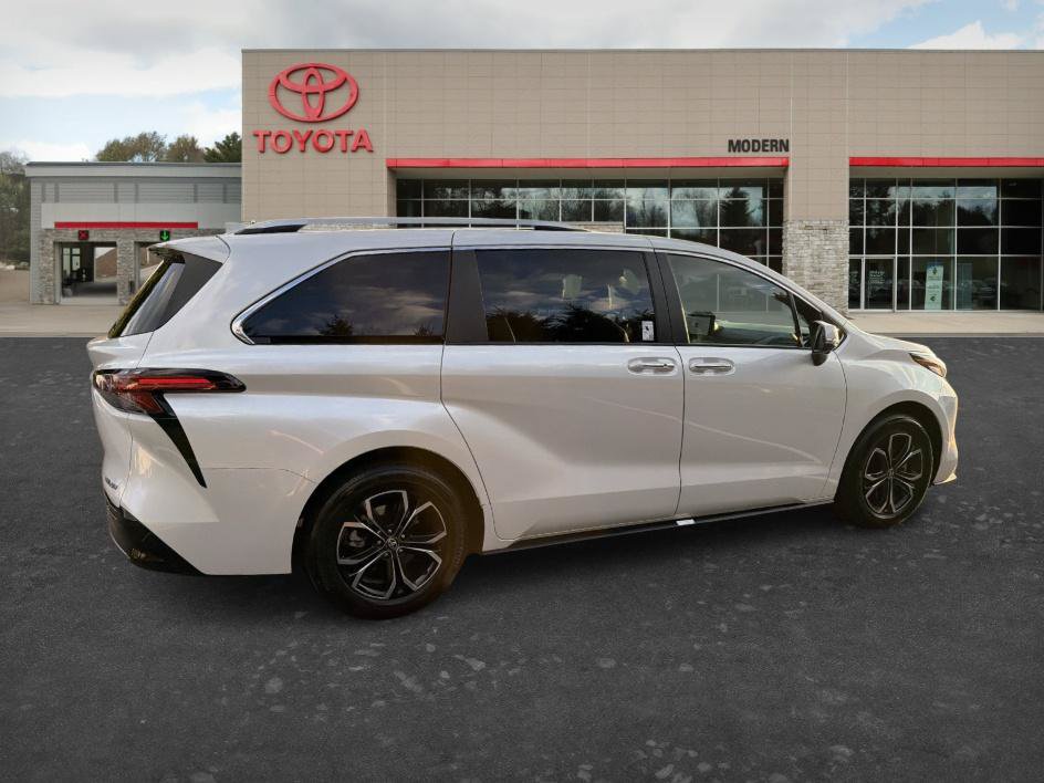 Certified 2026 Toyota Sienna Platinum AWD/4WD image 5