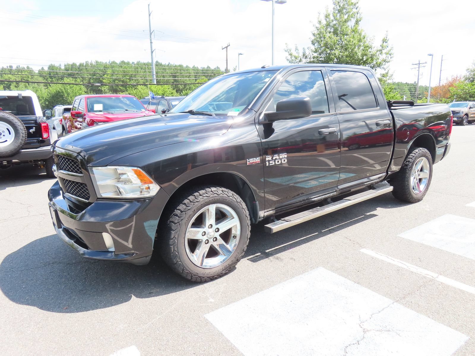 Used 2018 RAM 1500 Express AWD/4WD image 3