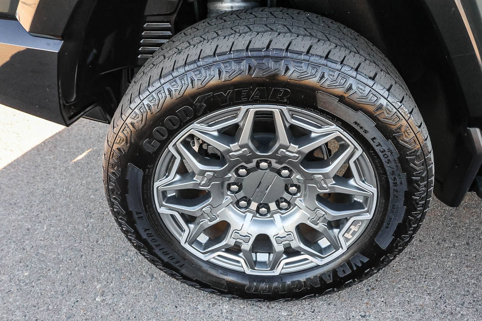 Used 2024 GMC Hummer EV 3X AWD/4WD image 14