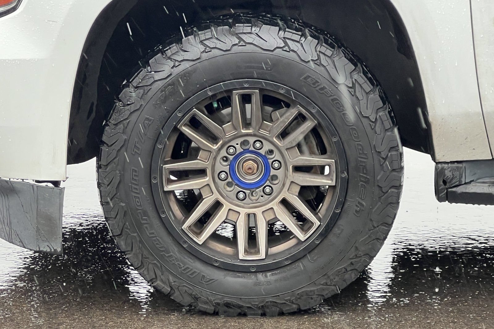 Used 2018 Chevrolet Suburban LT AWD/4WD image 28