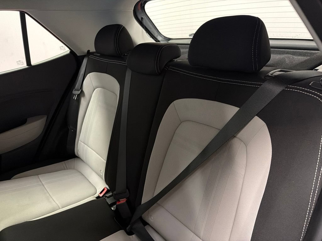 Used 2023 Hyundai Venue SEL FWD image 13