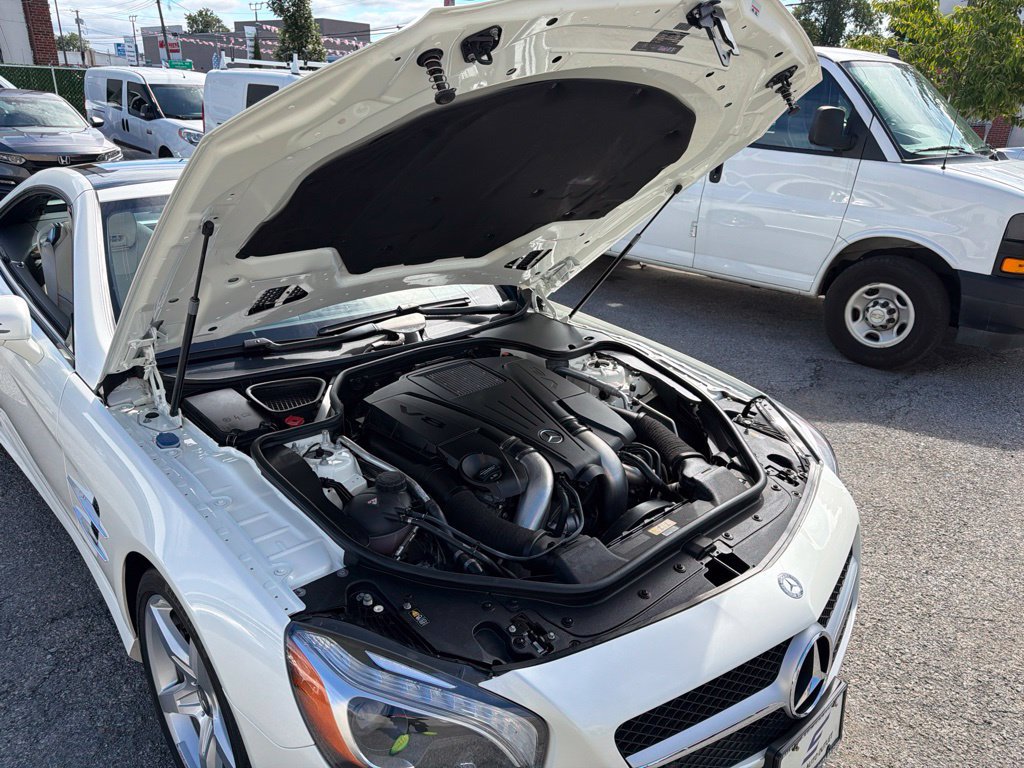 Used 2015 Mercedes-Benz SL 550 image 10