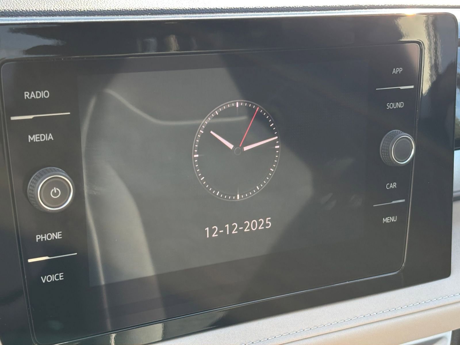 Used 2025 Volkswagen Taos SE image 21