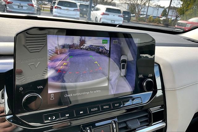 Used 2023 Nissan Pathfinder SL image 11