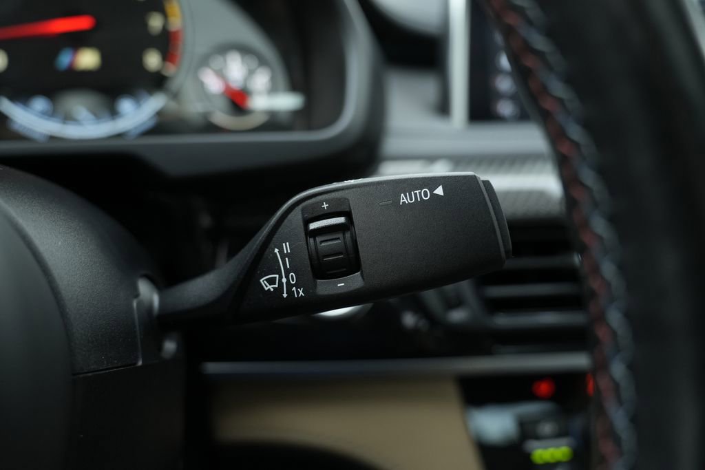 Used 2019 BMW X6 M image 56