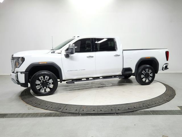 Used 2025 GMC Sierra 2500 Denali image 4