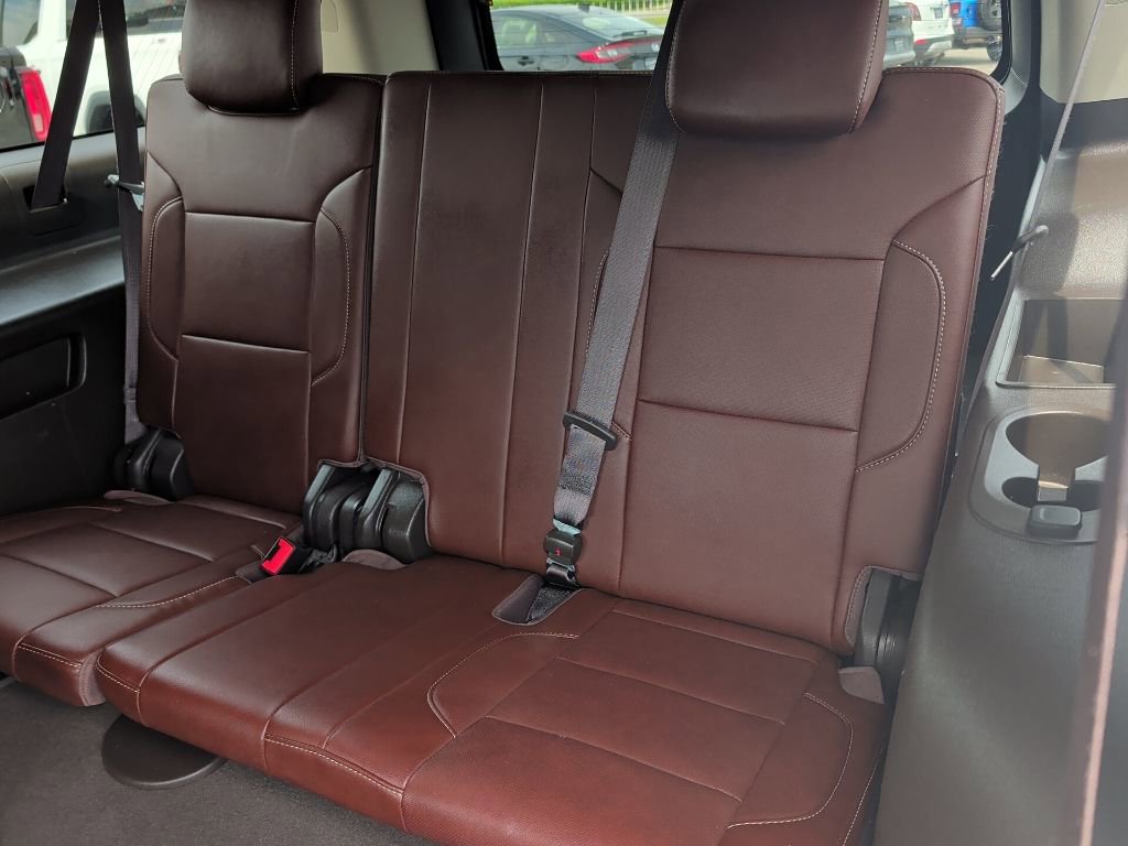 Used 2019 Chevrolet Suburban Premier AWD/4WD image 16
