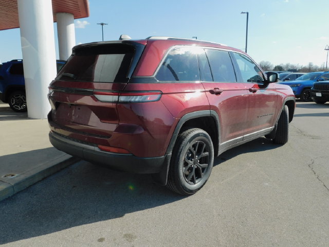 New 2026 Jeep Grand Cherokee Altitude AWD/4WD image 28