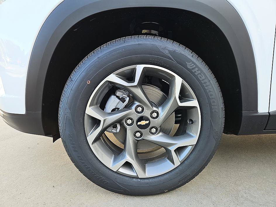New 2026 Chevrolet Trax LT FWD image 8