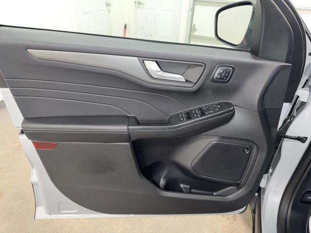 Used 2025 Ford Escape Active w/ Active Premium Tech Pack image 10