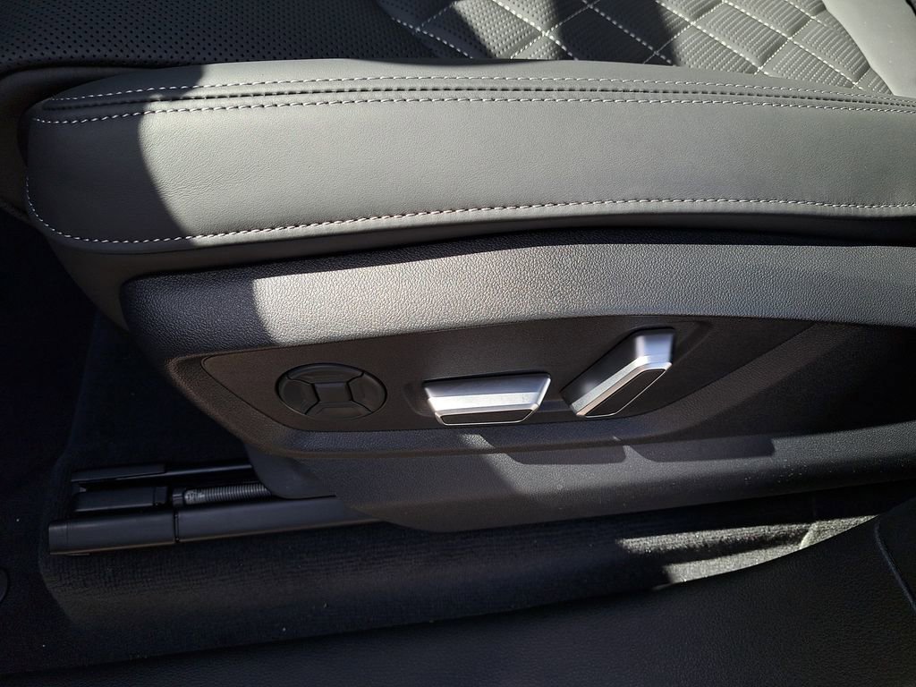 New 2026 Audi SQ7 Premium Plus image 18