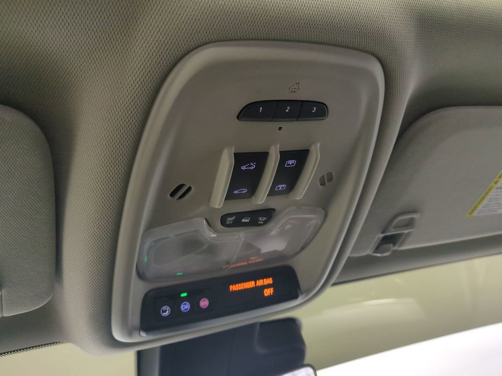 Used 2025 Buick Encore GX Avenir w/ Avenir Technology Package image 24