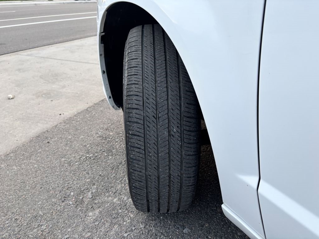 Used 2018 Dodge Grand Caravan SE image 27