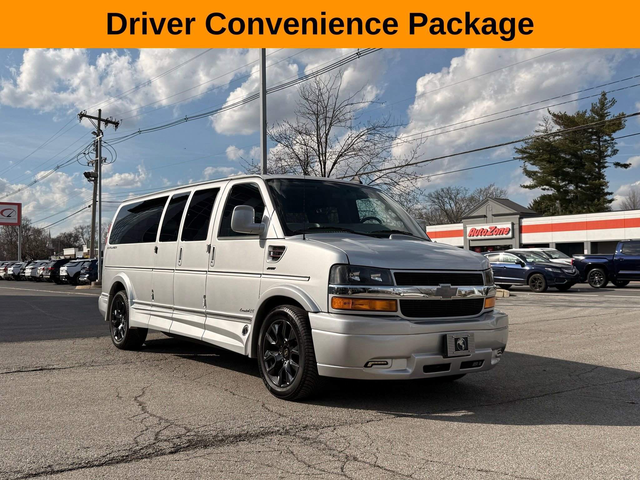 Used 2023 Chevrolet Express 2500 Extended RWD image 4