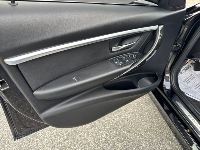 Used 2018 BMW 330e image 10