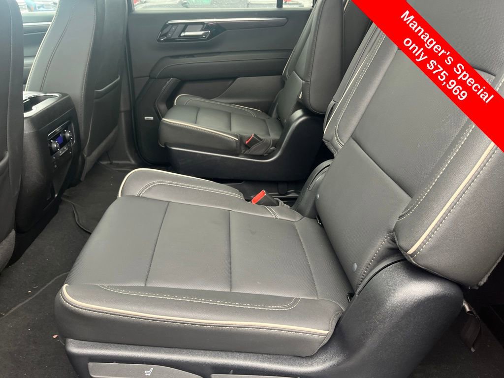 Used 2025 Chevrolet Suburban Premier image 17
