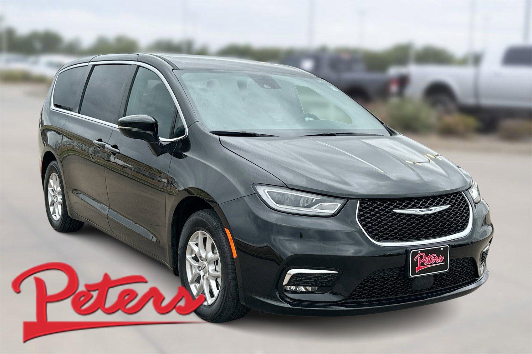 Used 2025 Chrysler Pacifica Select image 1