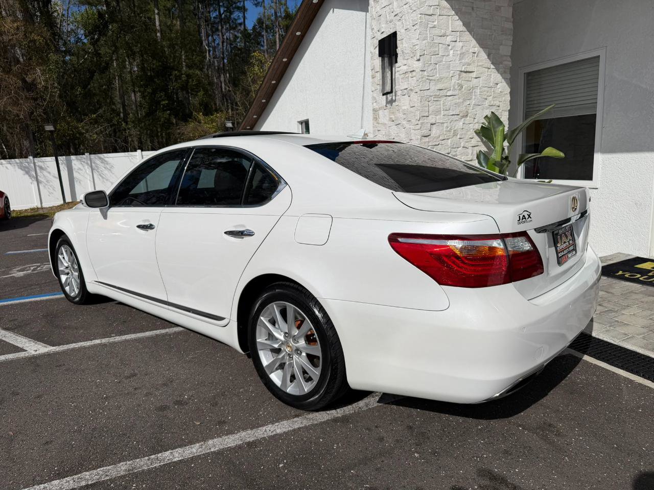 Used 2011 Lexus LS 460 AWD w/ Comfort Pkg image 11