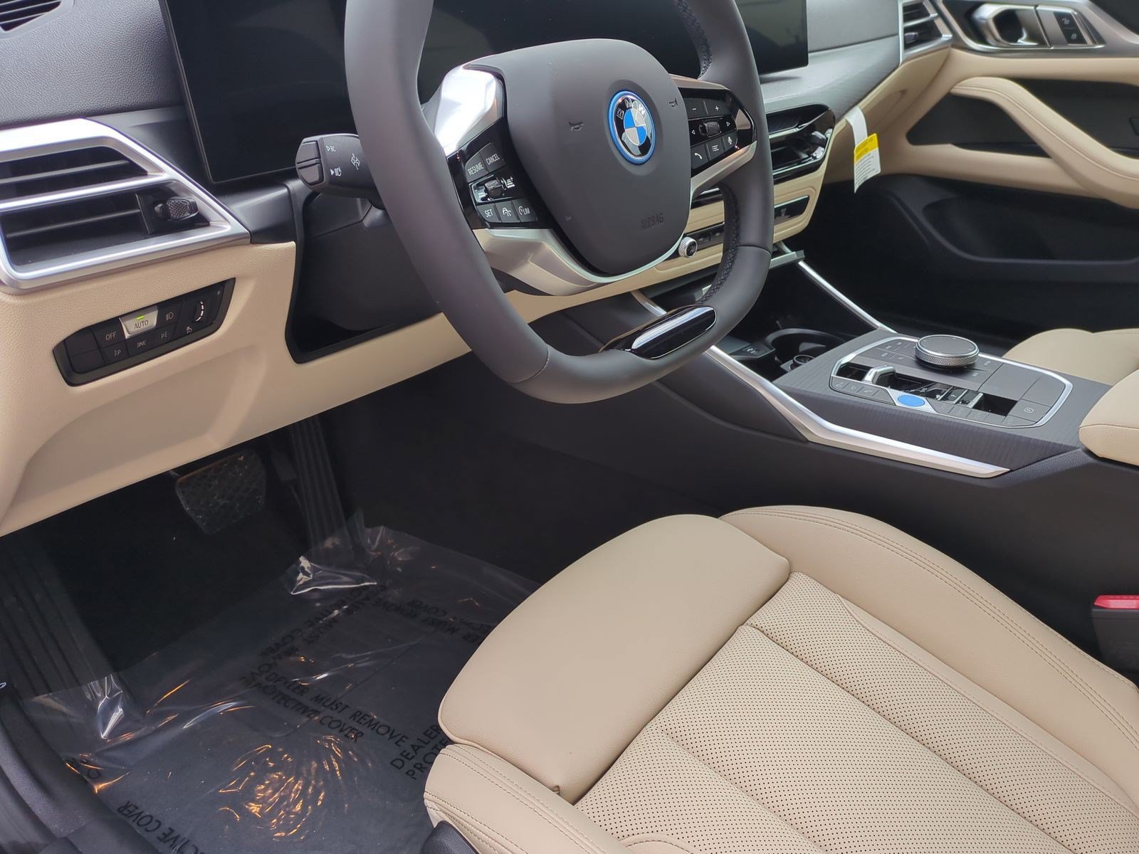 Used 2026 BMW i4 eDrive40 w/ Premium Package RWD image 17