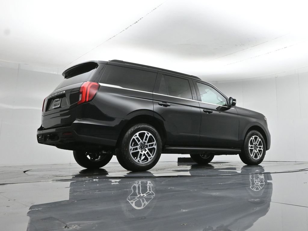 New 2026 Ford Expedition Active image 50