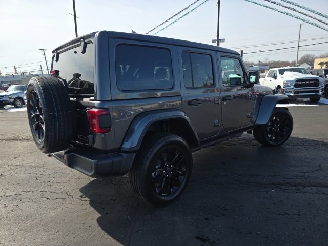 Used 2025 Jeep Wrangler Unlimited Sahara w/ Safety Group image 7