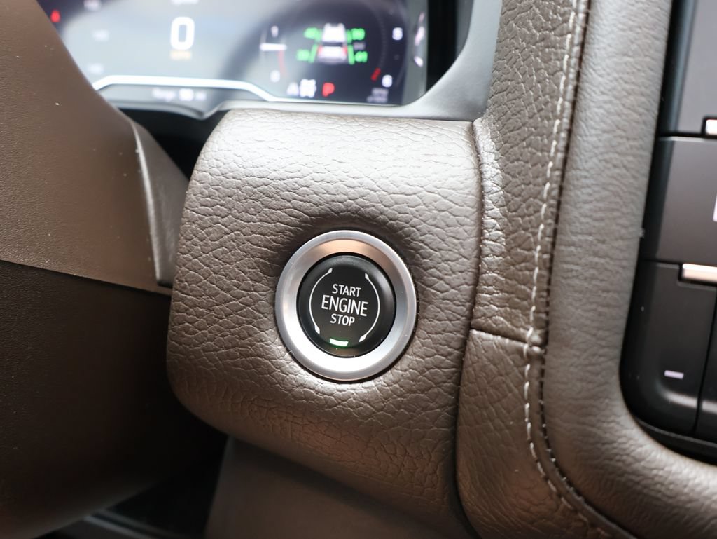 Certified 2022 GMC Yukon Denali w/ Denali Premium Package AWD/4WD image 20