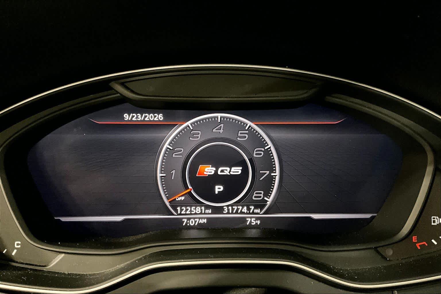 Used 2018 Audi SQ5 Prestige AWD/4WD image 25