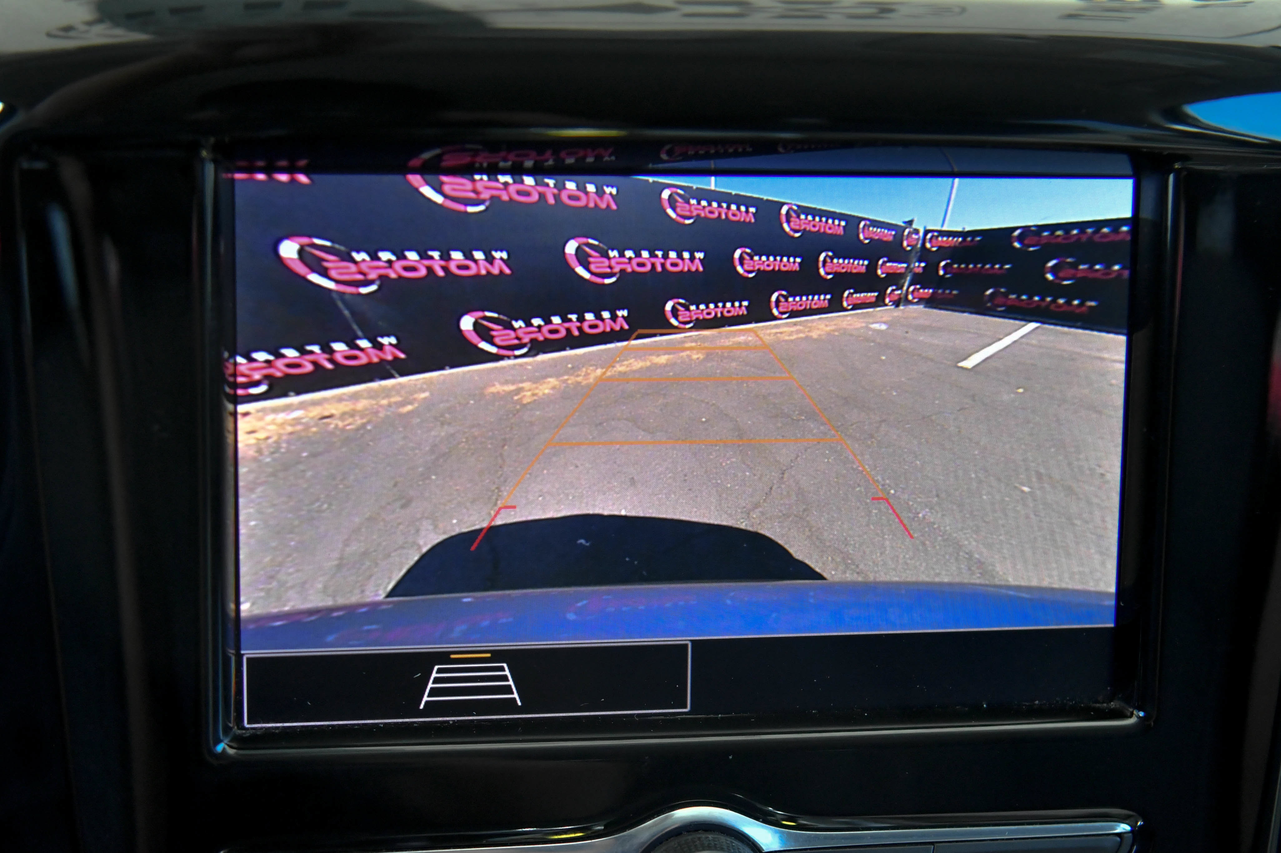 Used 2021 Chevrolet Traverse LS FWD image 17