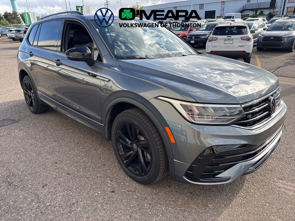Used 2023 Volkswagen Tiguan SE R-Line AWD/4WD image 2