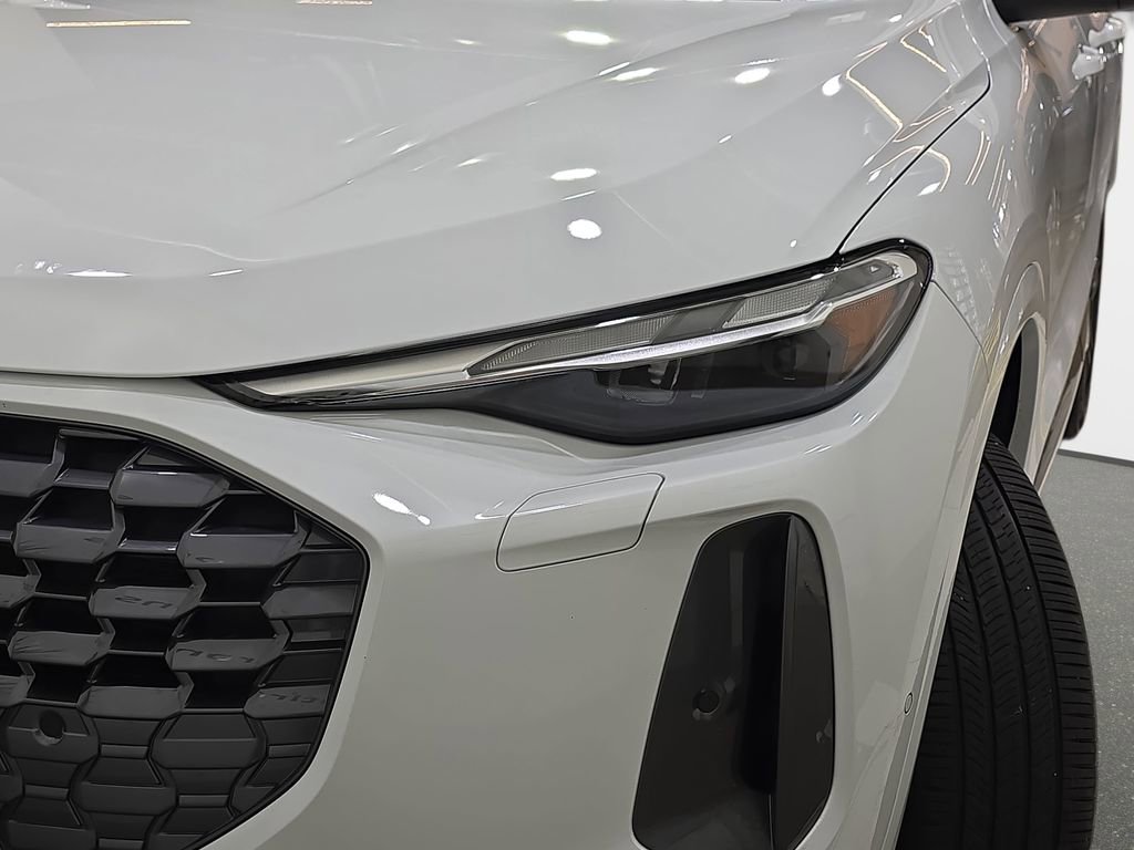 Certified 2025 Audi Q5 Premium w/ Convenience Package image 32