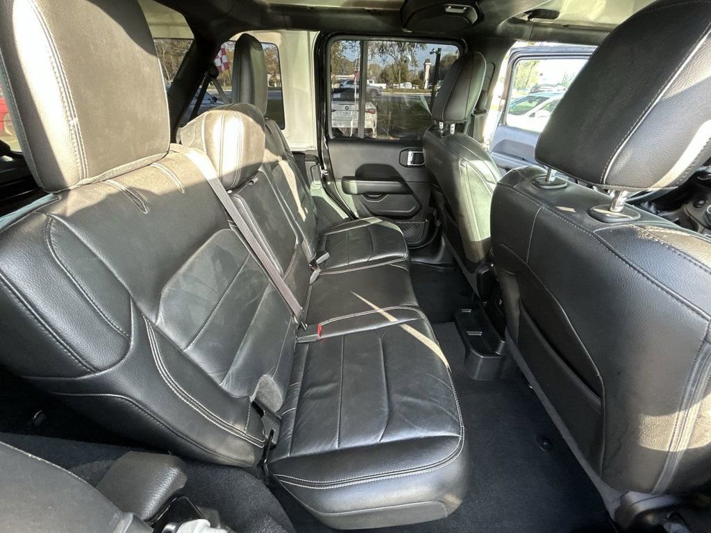Used 2018 Jeep Wrangler Unlimited Sahara AWD/4WD image 21