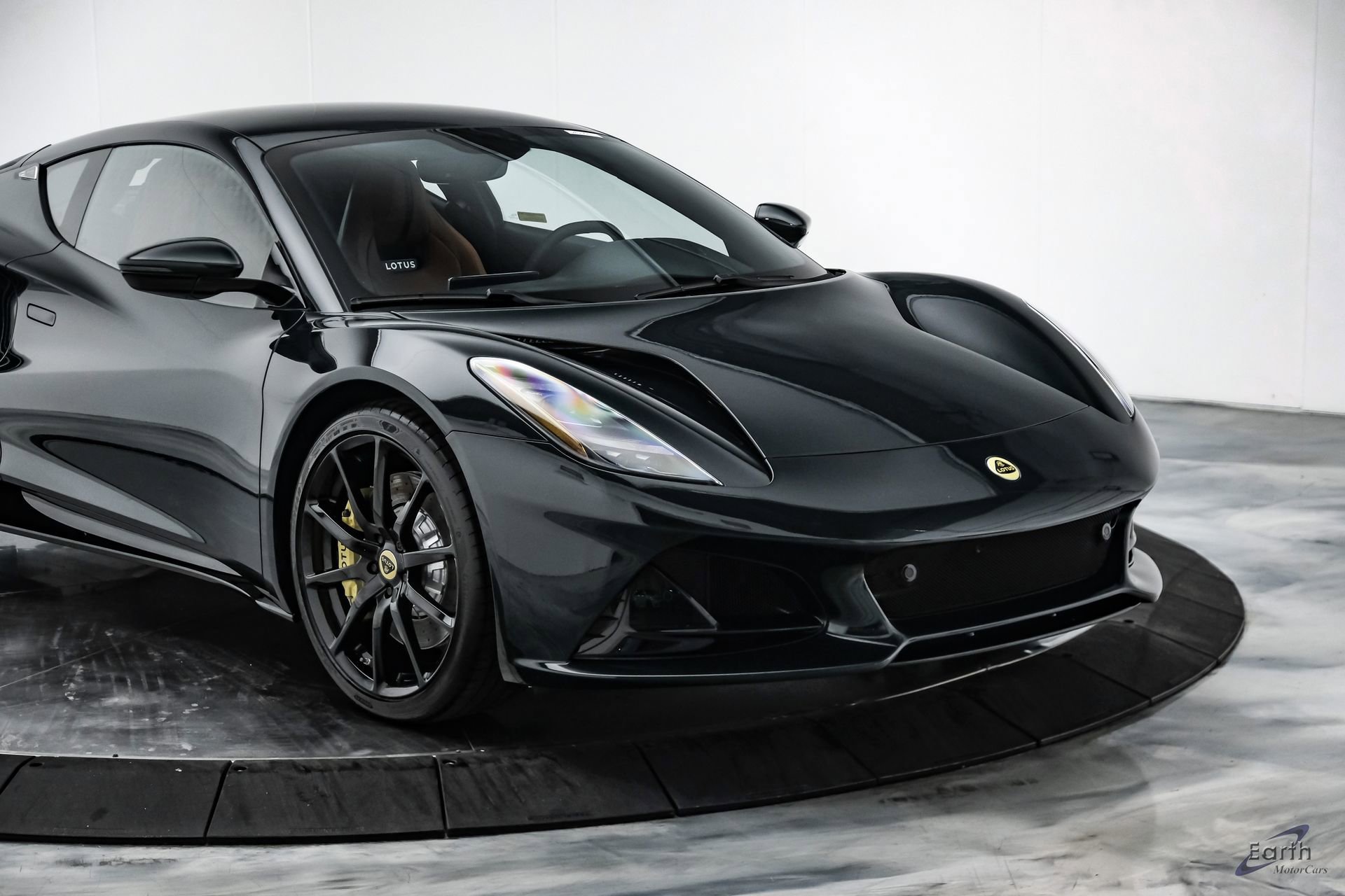 Used 2025 Lotus Emira RWD image 29