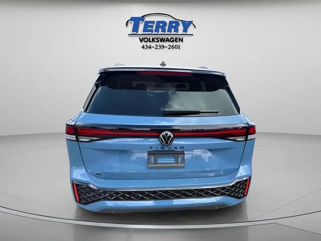 New 2026 Volkswagen Tiguan SE R-Line image 3