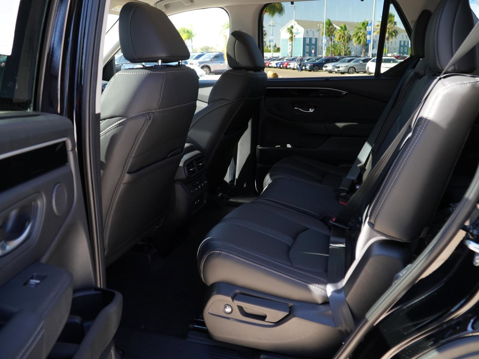 New 2025 Honda Pilot Touring image 19