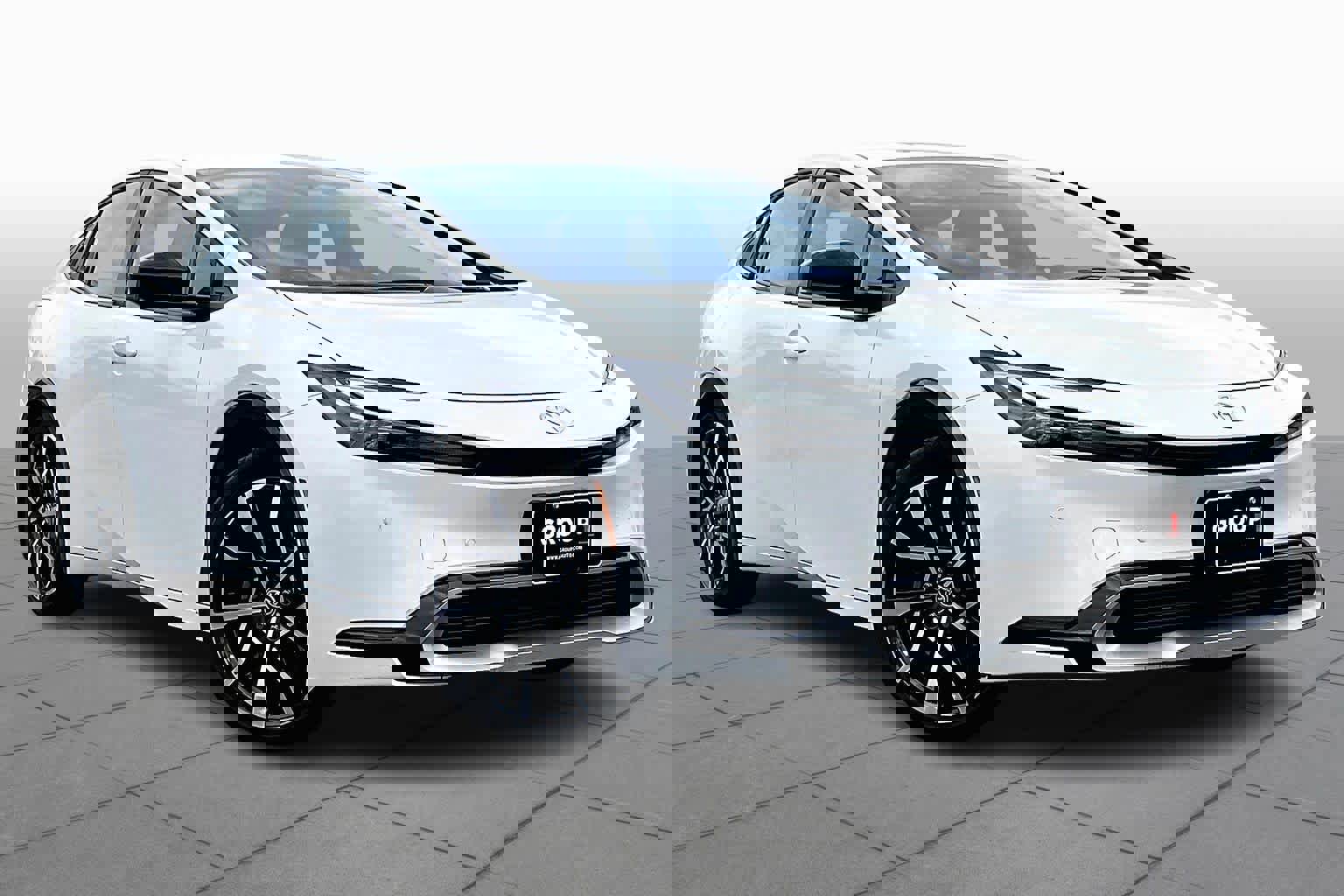 Used 2024 Toyota Prius Prime image 2