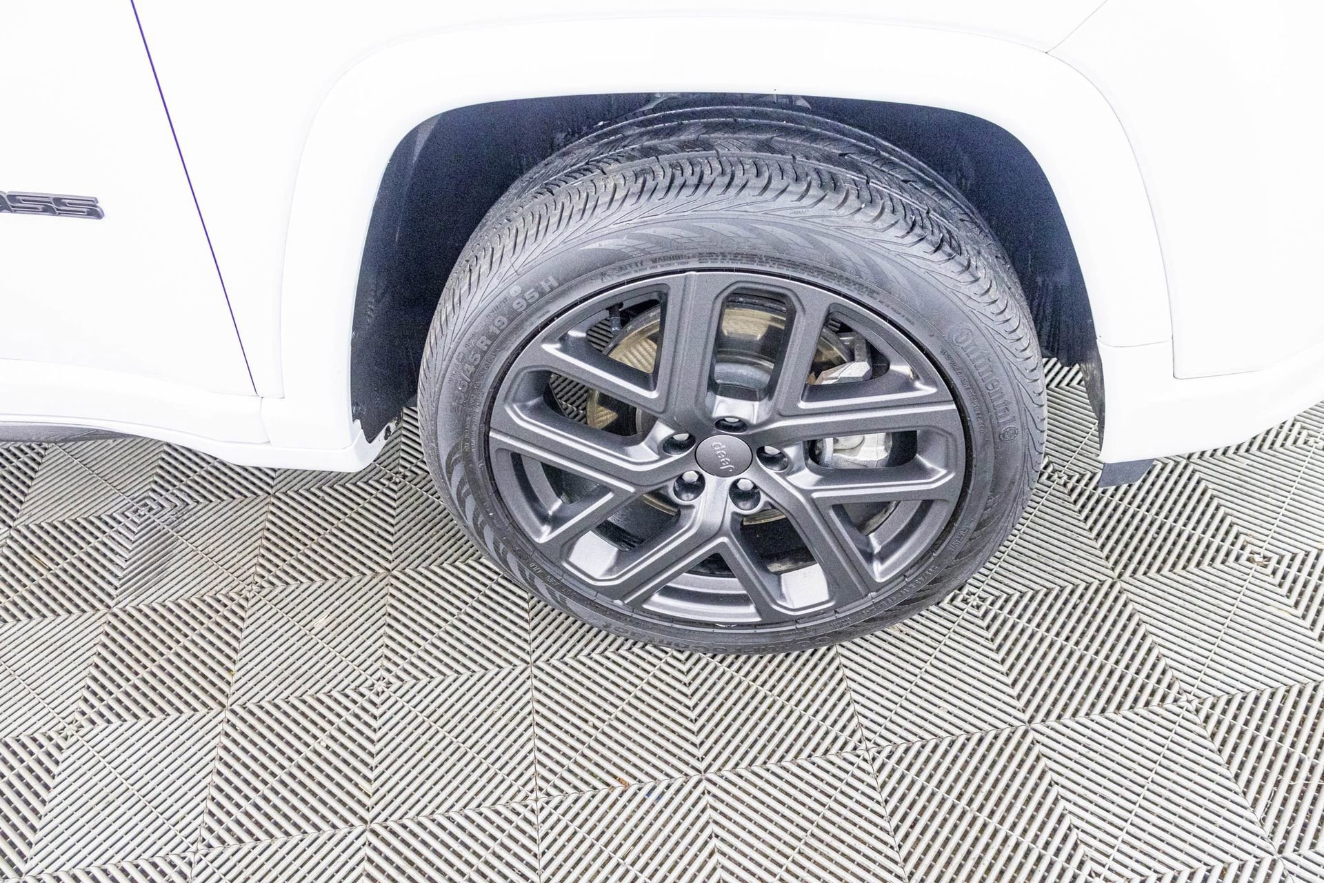 Used 2024 Jeep Compass Limited w/ High Altitude Package image 52