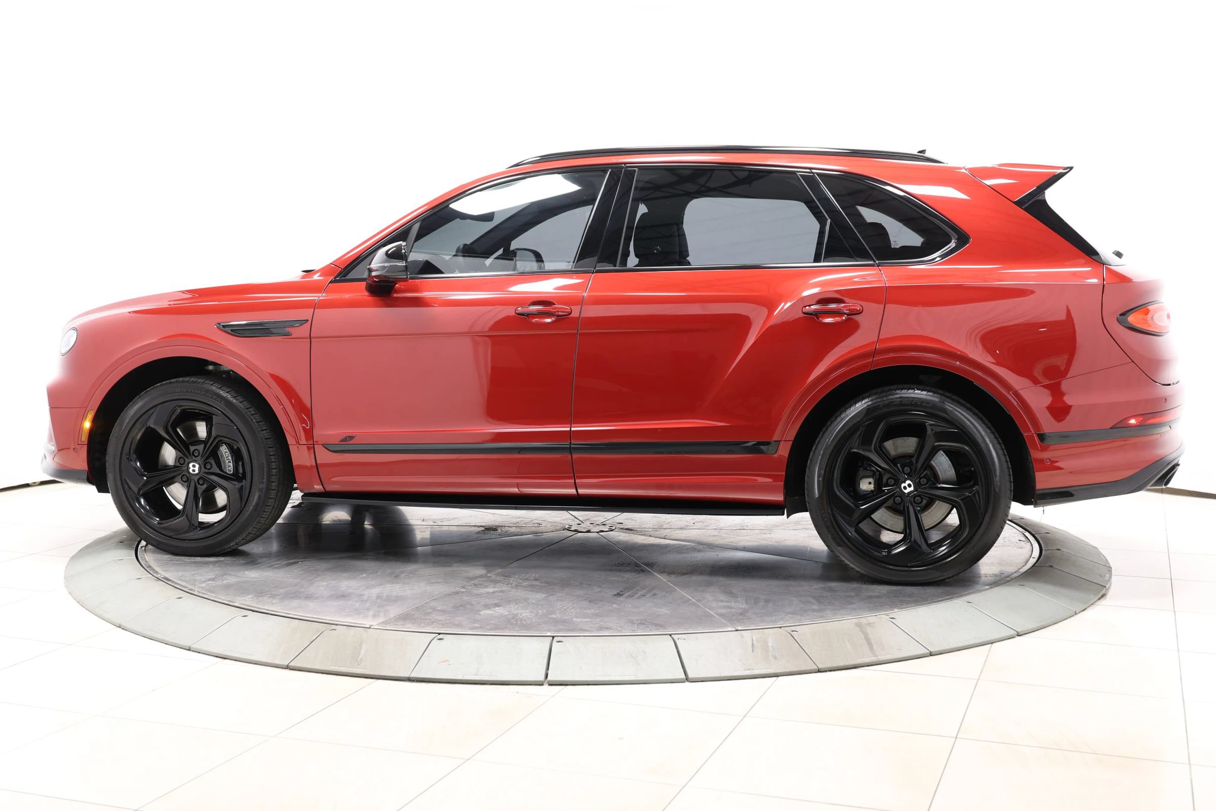 Used 2022 Bentley Bentayga AWD/4WD image 8