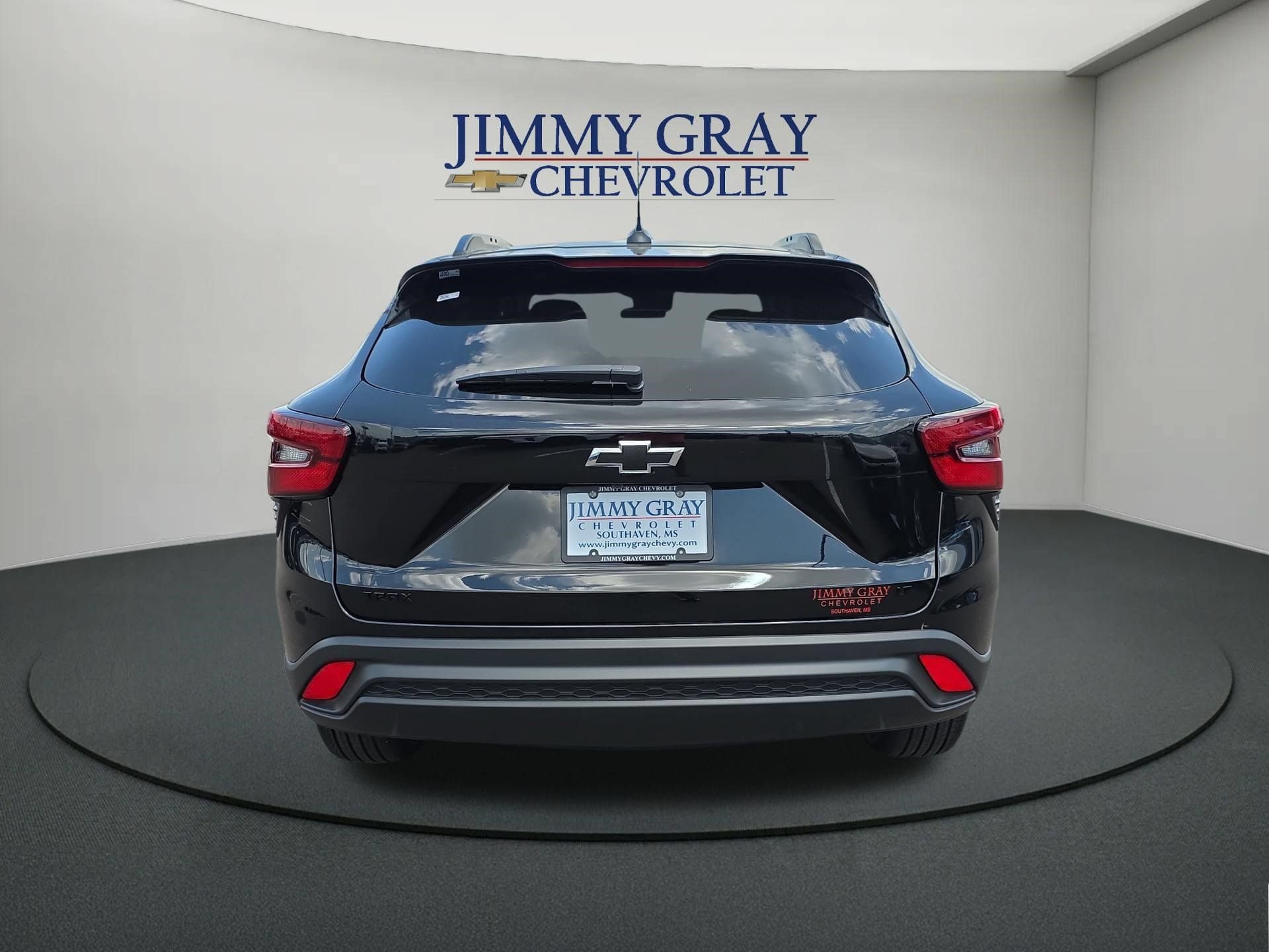New 2026 Chevrolet Trax LT w/ Midnight Edition FWD image 4