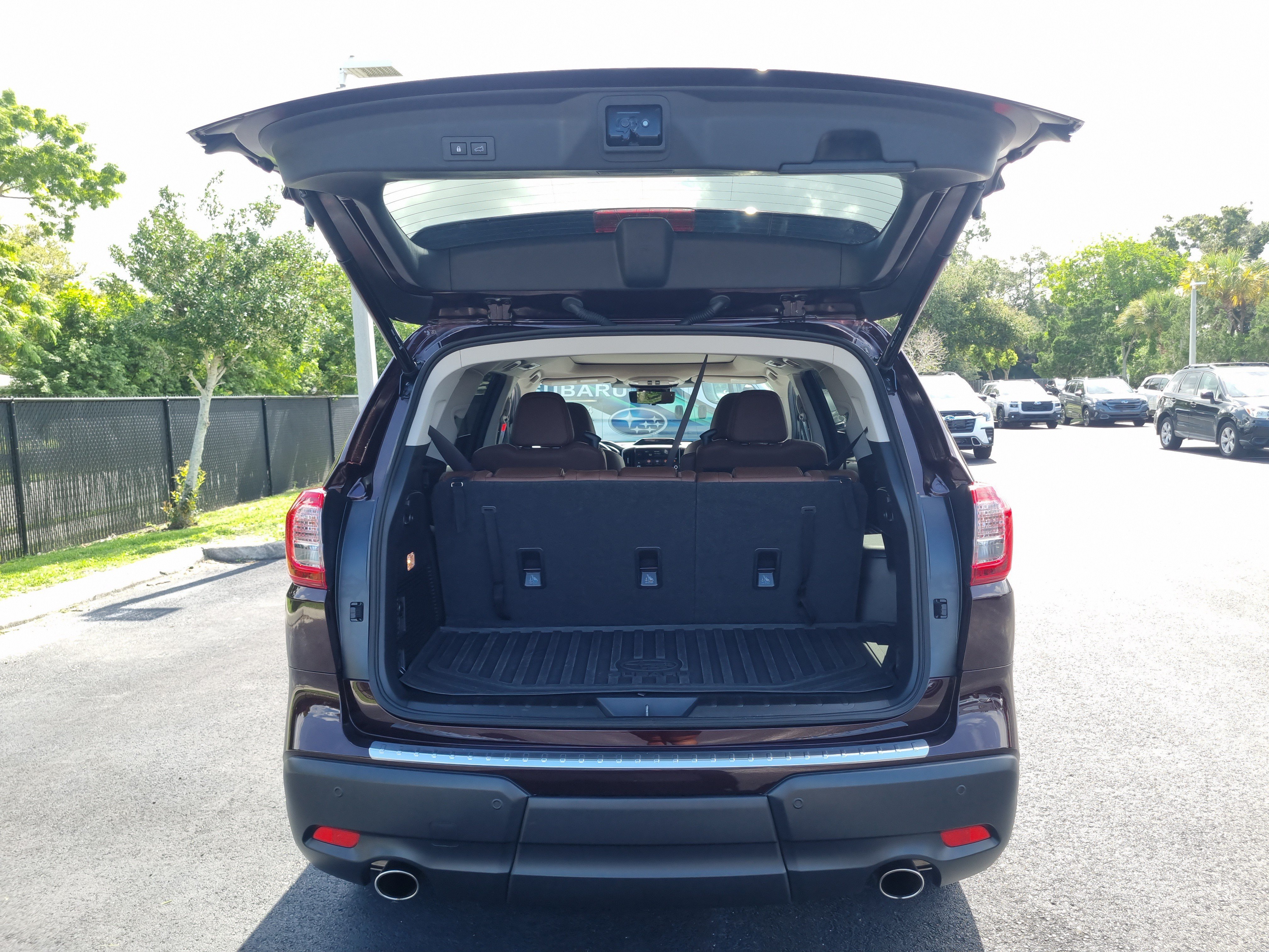 Used 2024 Subaru Ascent Touring w/ Popular Package #2 AWD/4WD image 9