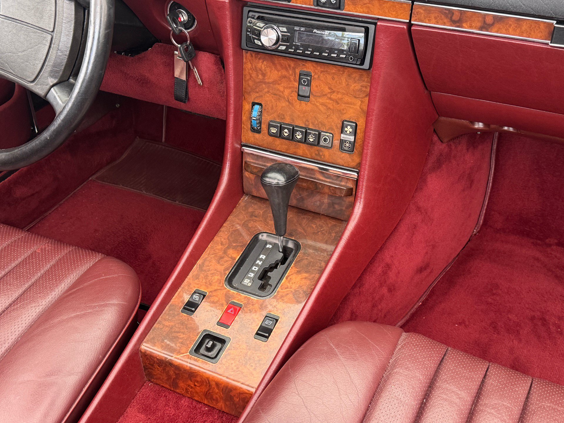 Used 1987 Mercedes-Benz 560 SL image 29