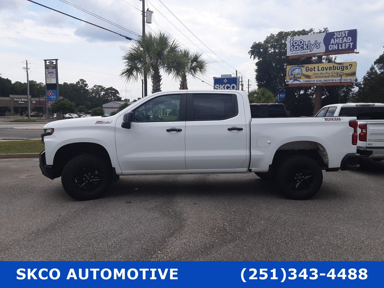 Used 2021 Chevrolet Silverado 1500 LT Trail Boss w/ Convenience Package II image 2