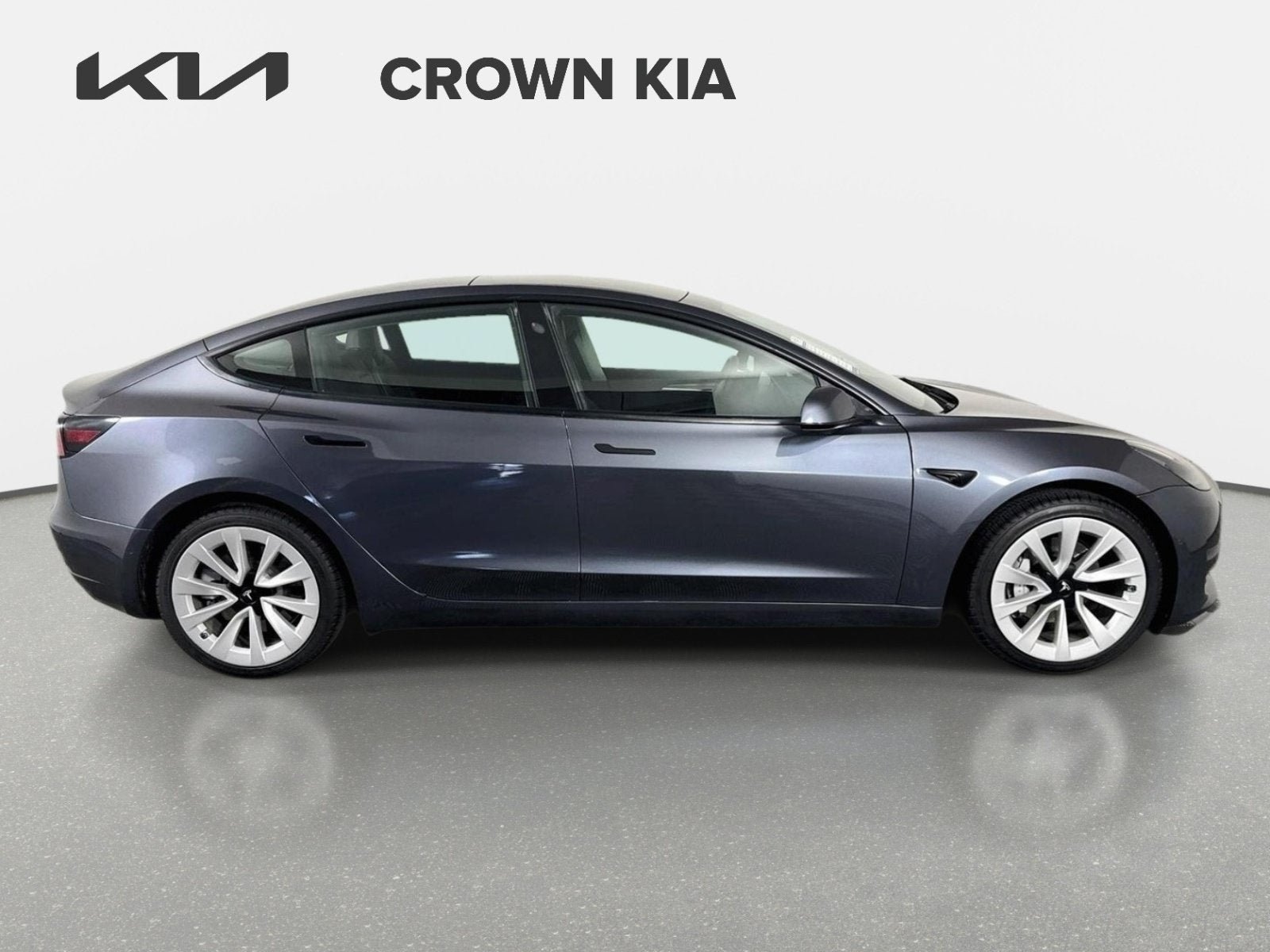 Used 2022 Tesla Model 3 Standard Range RWD image 5