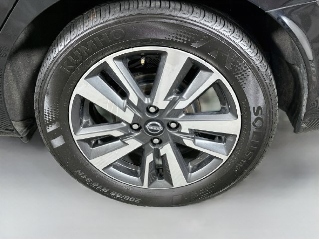 Used 2024 Nissan Versa SV FWD image 28
