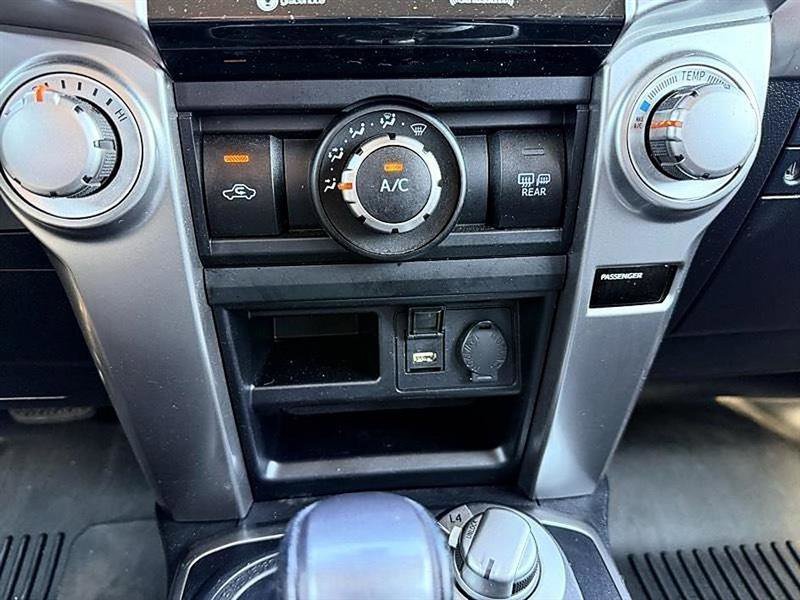 Used 2022 Toyota 4Runner SR5 AWD/4WD image 39
